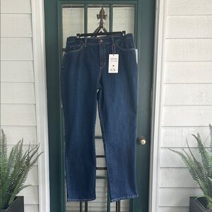 Gloria Vanderbilt Amanda Slimming Jeans in Dark Indigo with Purple Tag